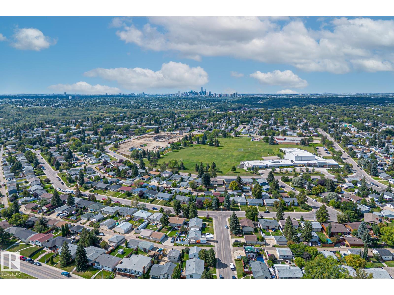 Photo 54 of 10832 31 St Nw, Edmonton AB