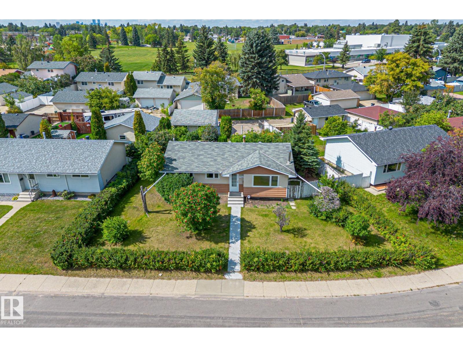 Photo 46 of 10832 31 St Nw, Edmonton AB