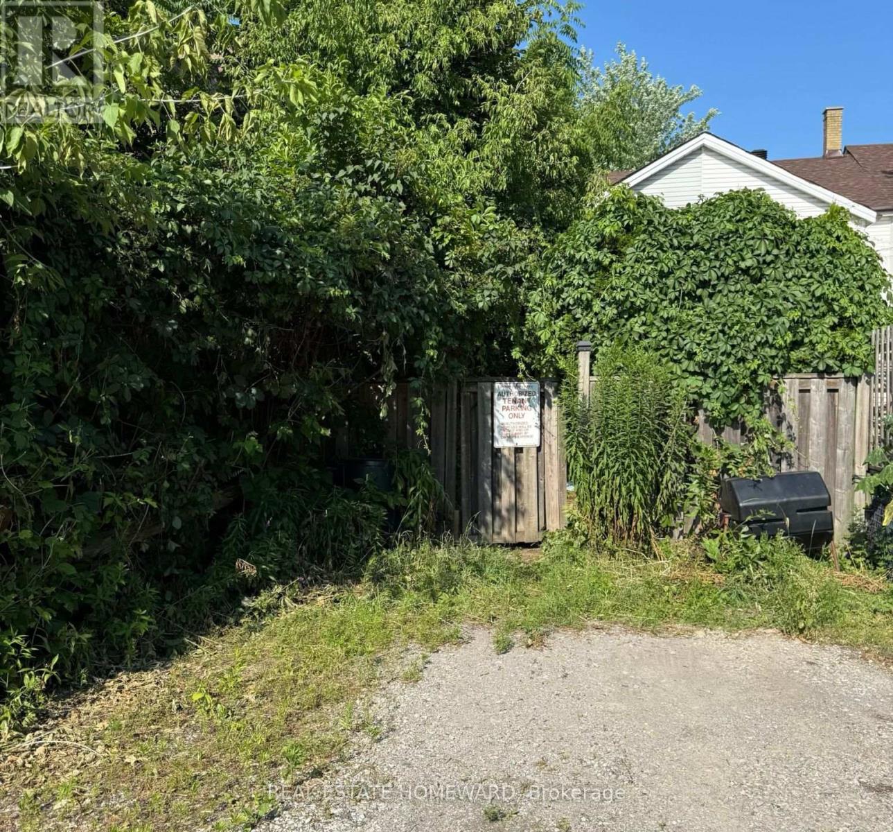 Photo 5 of 118 Huron Street, Toronto ON