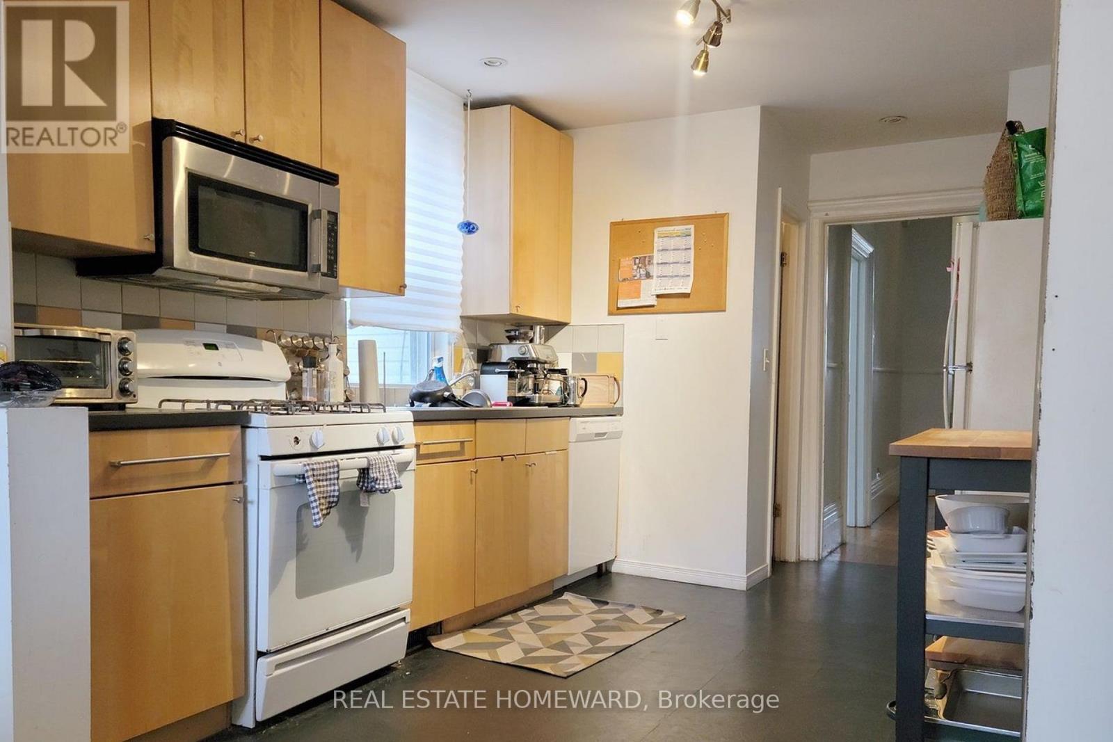 Photo 14 of 118 Huron Street, Toronto ON