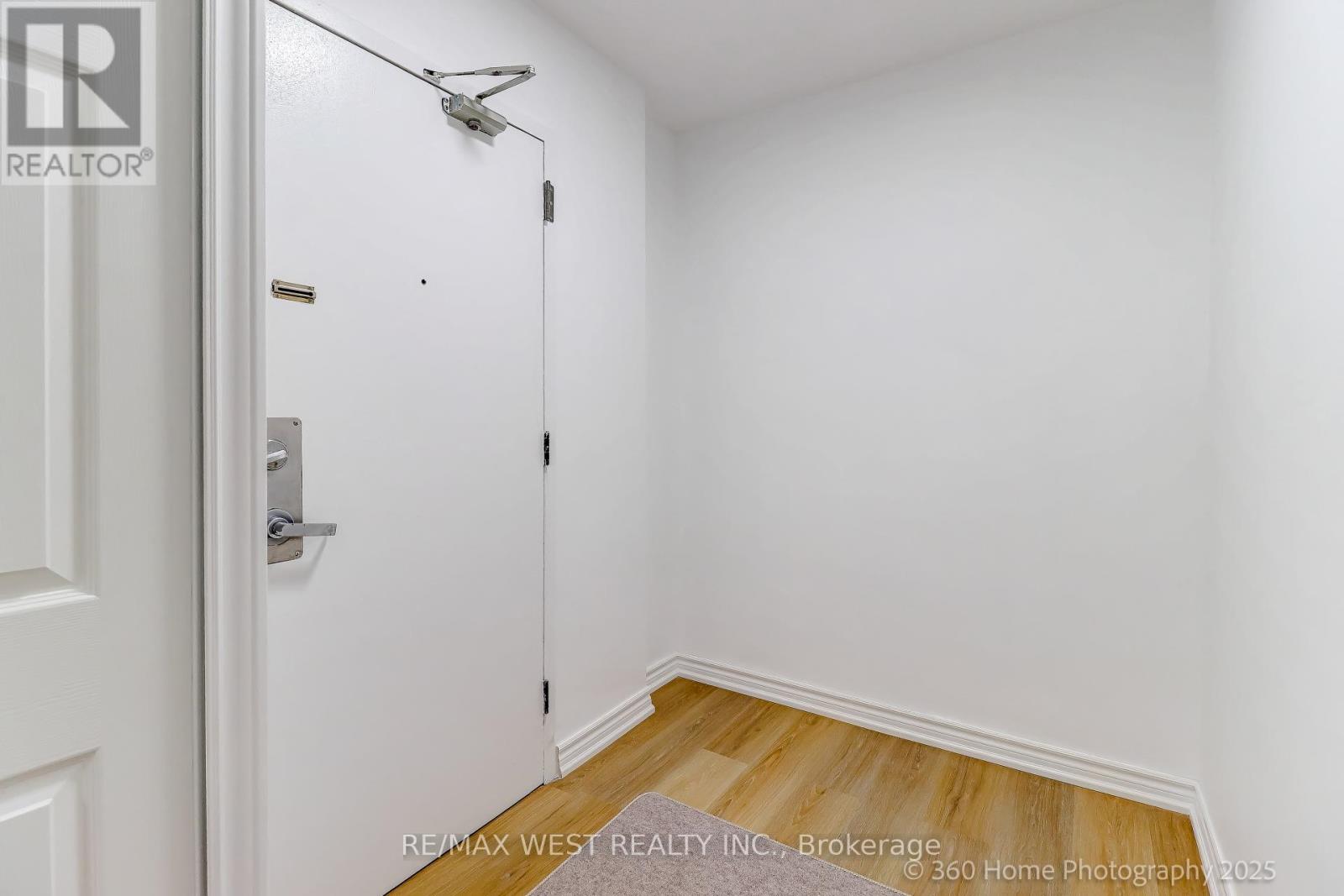 Photo 9 of 803 3 Massey Square, Toronto ON