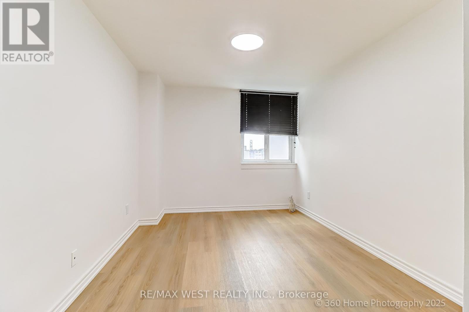 Photo 8 of 803 3 Massey Square, Toronto ON