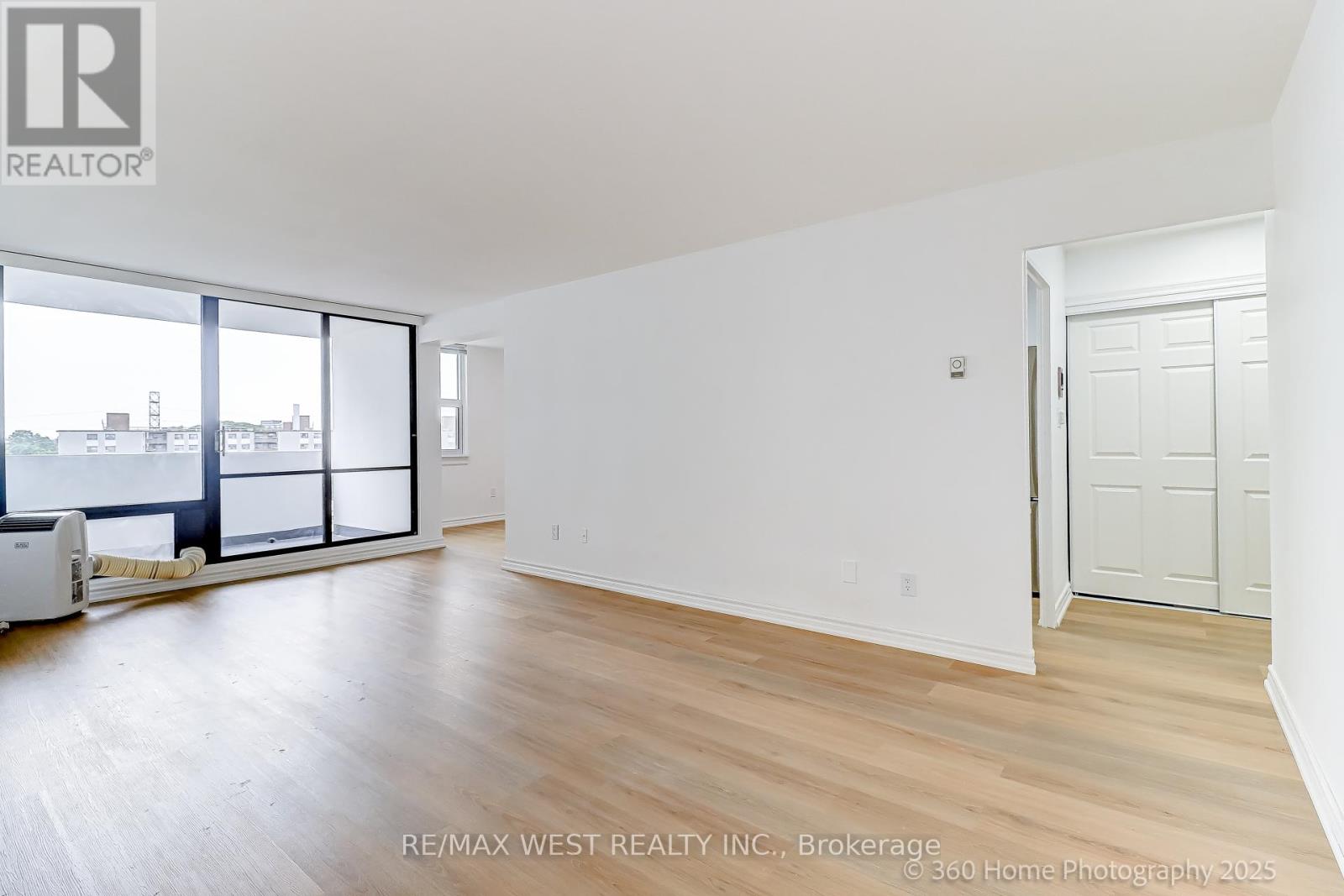 Photo 1 of 803 3 Massey Square, Toronto ON