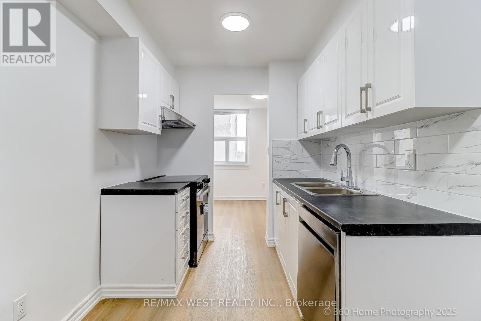 Photo 23 of 803 3 Massey Square, Toronto ON