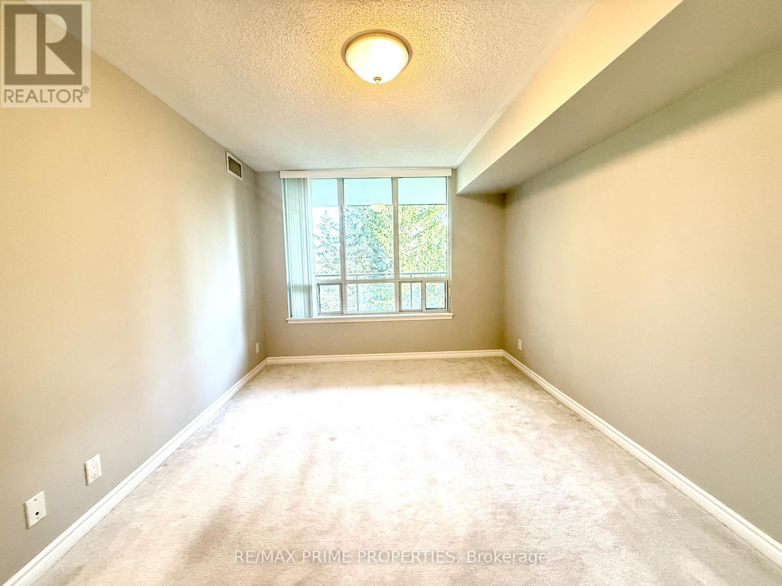 Photo 16 of 320 85 The Boardwalk Way, Markham ON