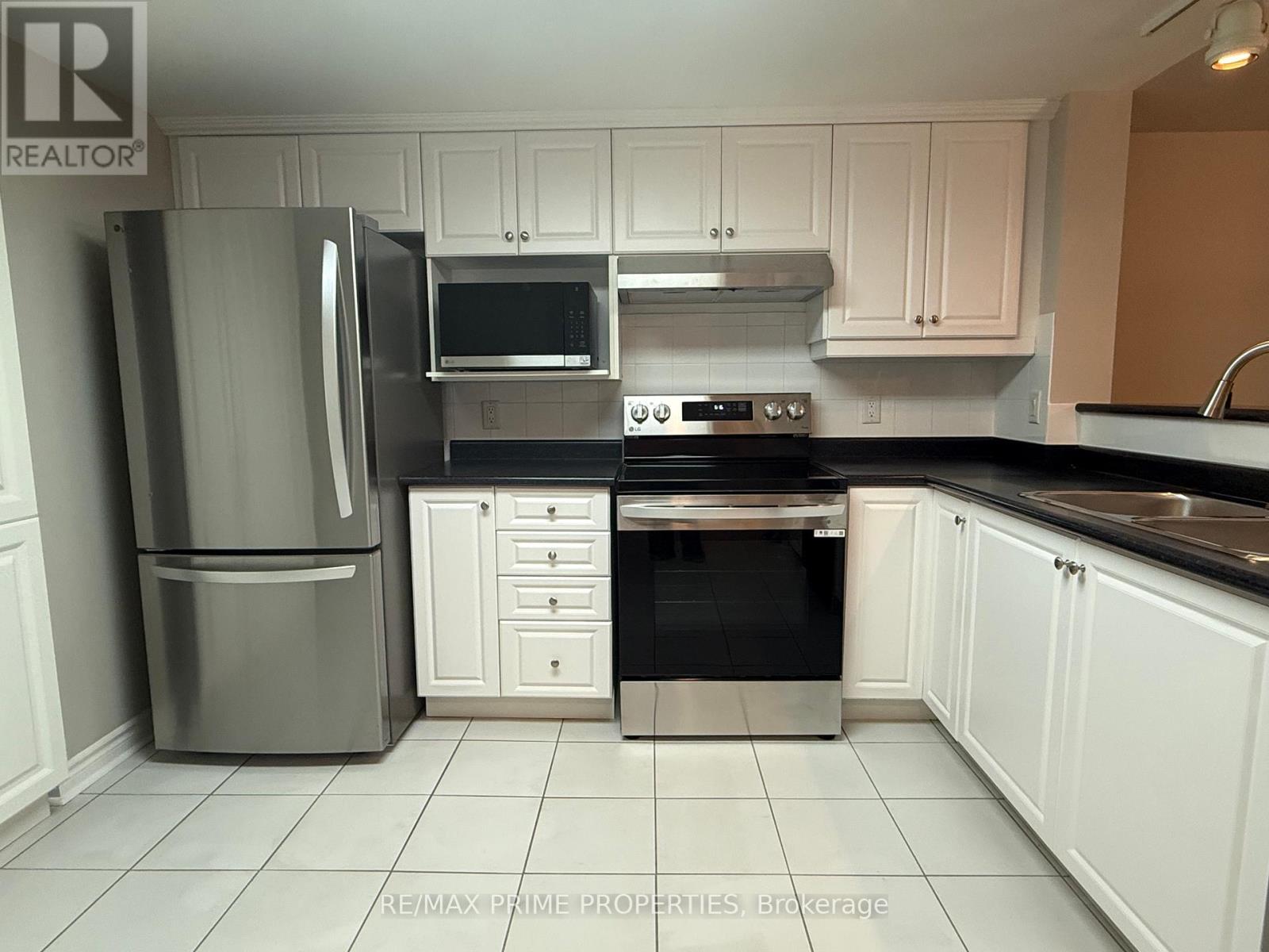 Photo 2 of 320 85 The Boardwalk Way, Markham ON