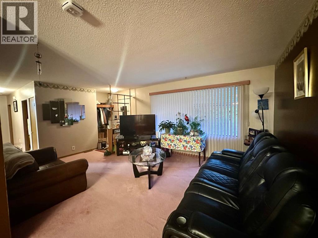 Photo 4 of 38 Mt Pleasant Drive, Camrose AB