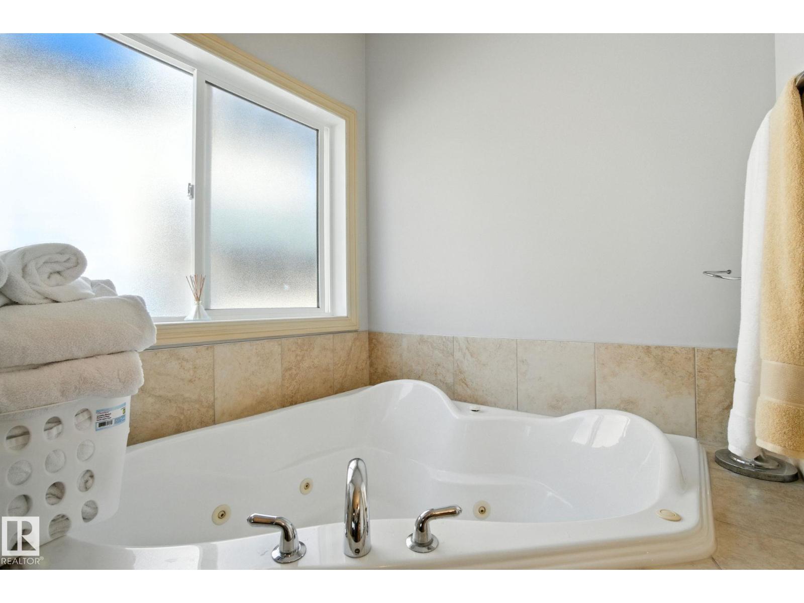 Photo 32 of 1526 Haswell Cl Nw, Edmonton AB