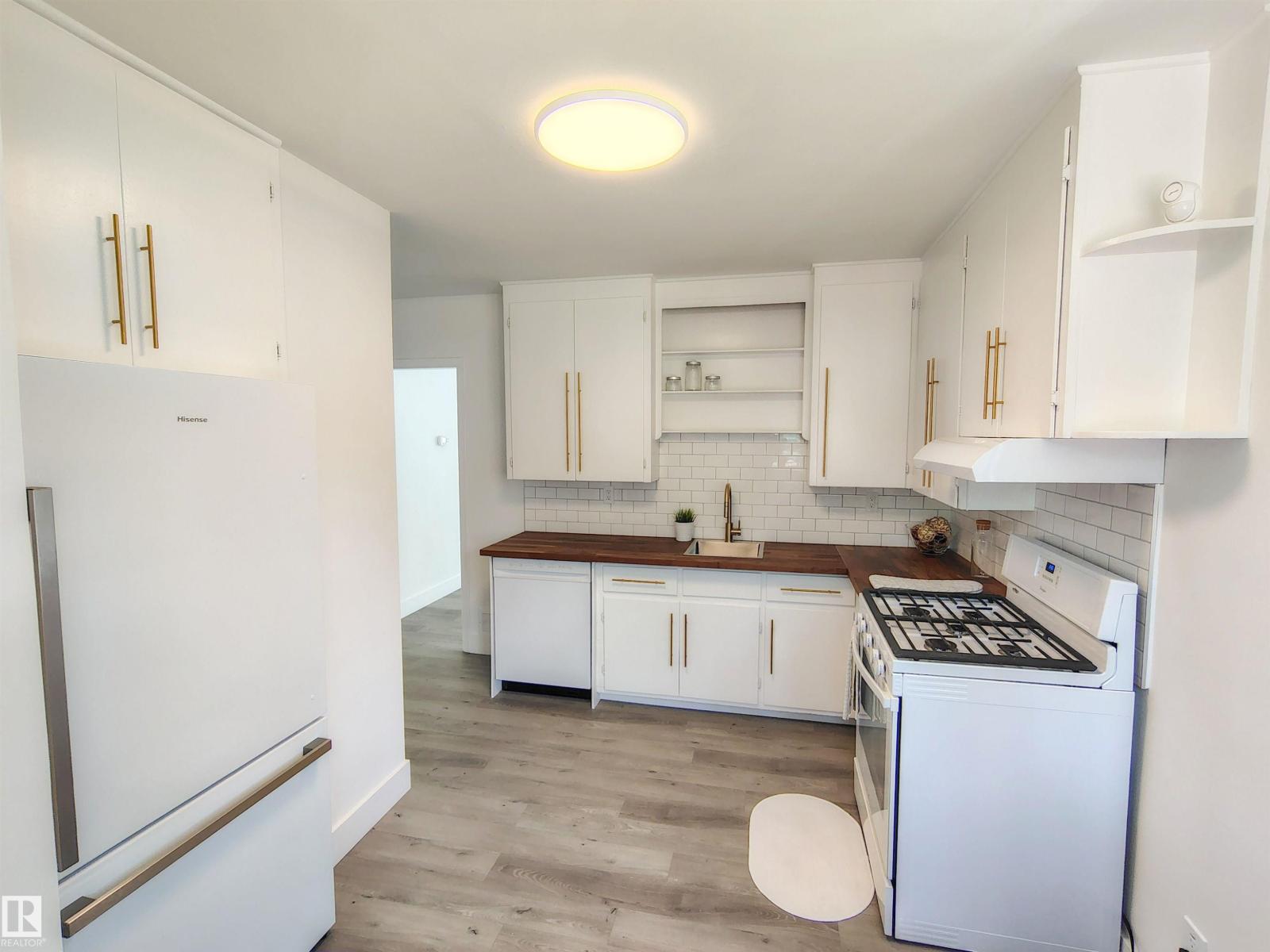 Photo 17 of 9758 88 Av Nw, Edmonton AB