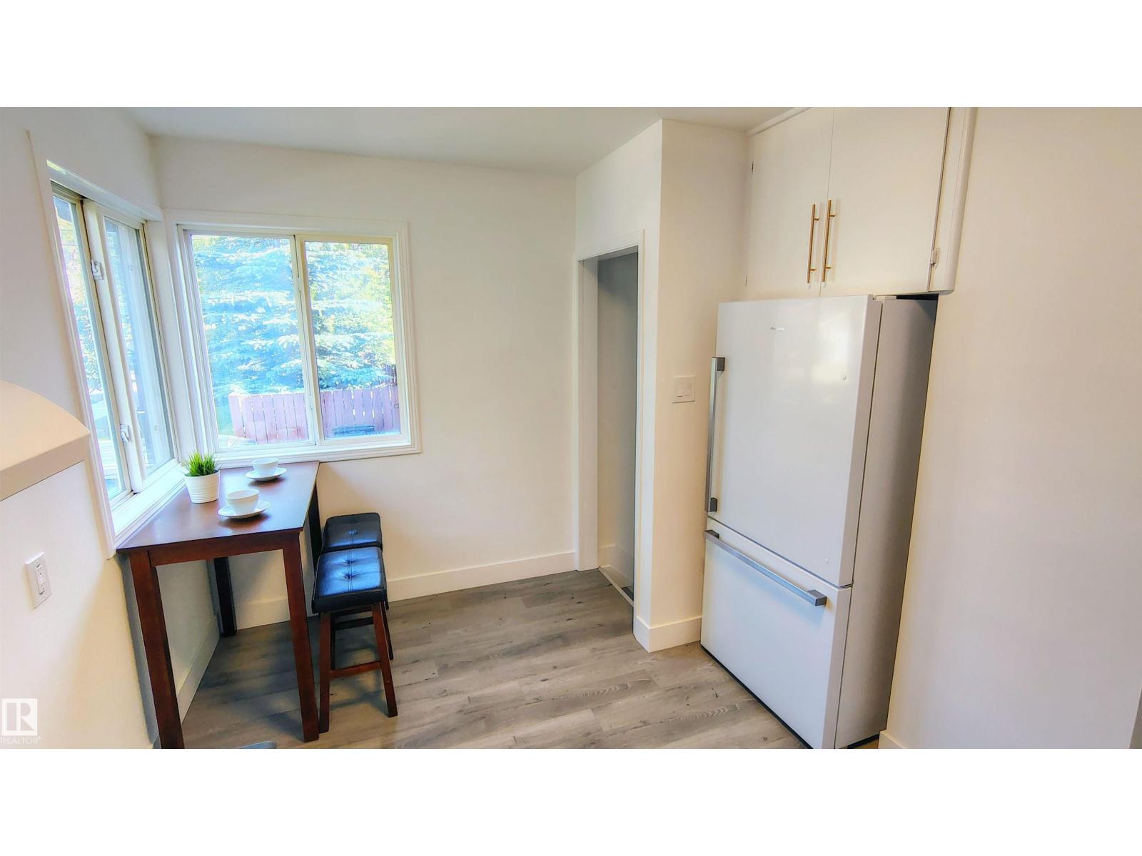 Photo 18 of 9758 88 Av Nw, Edmonton AB