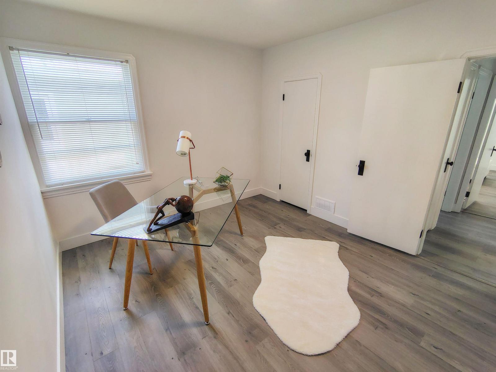Photo 20 of 9758 88 Av Nw, Edmonton AB