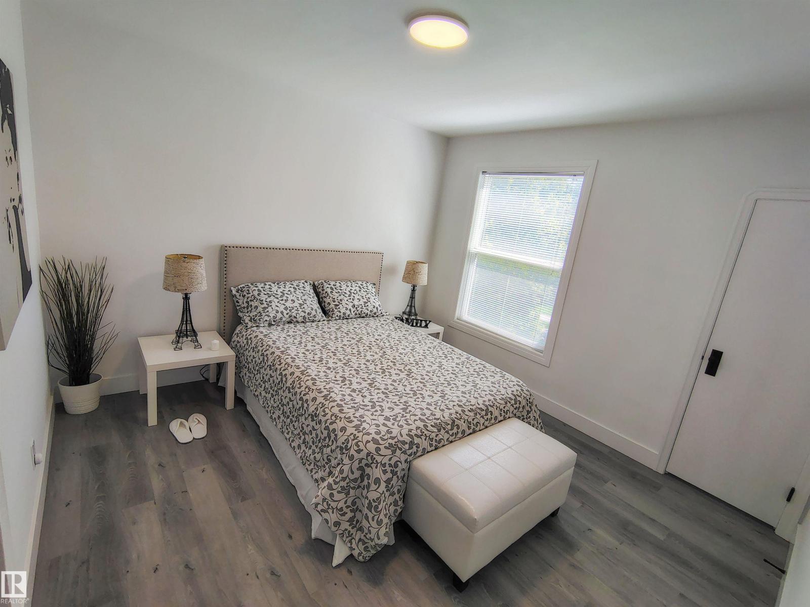 Photo 22 of 9758 88 Av Nw, Edmonton AB