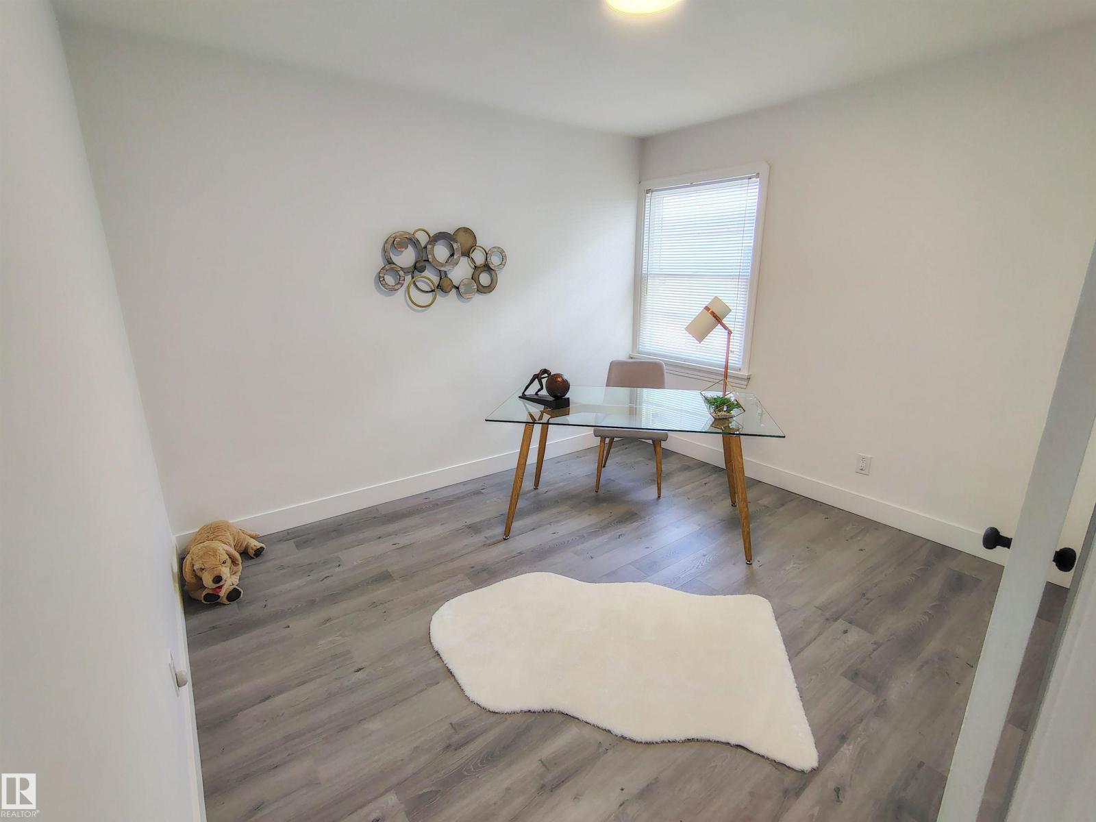 Photo 19 of 9758 88 Av Nw, Edmonton AB