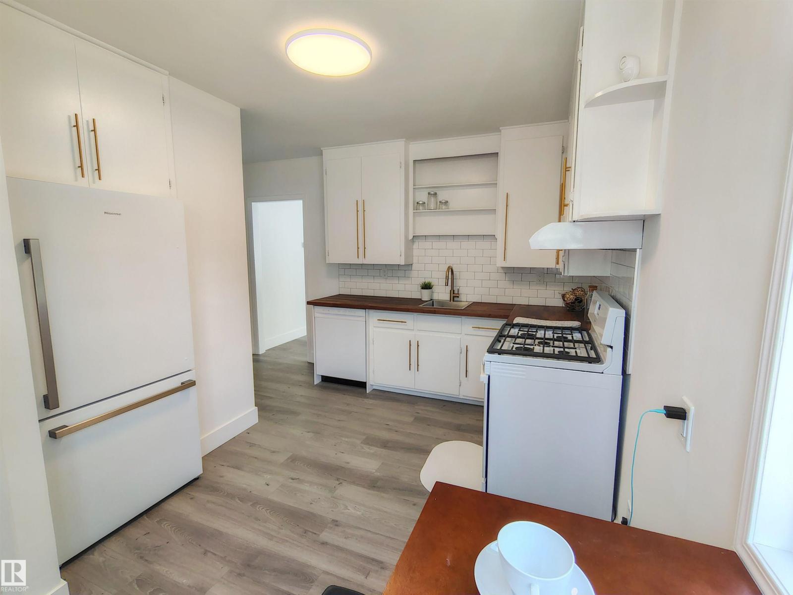 Photo 16 of 9758 88 Av Nw, Edmonton AB