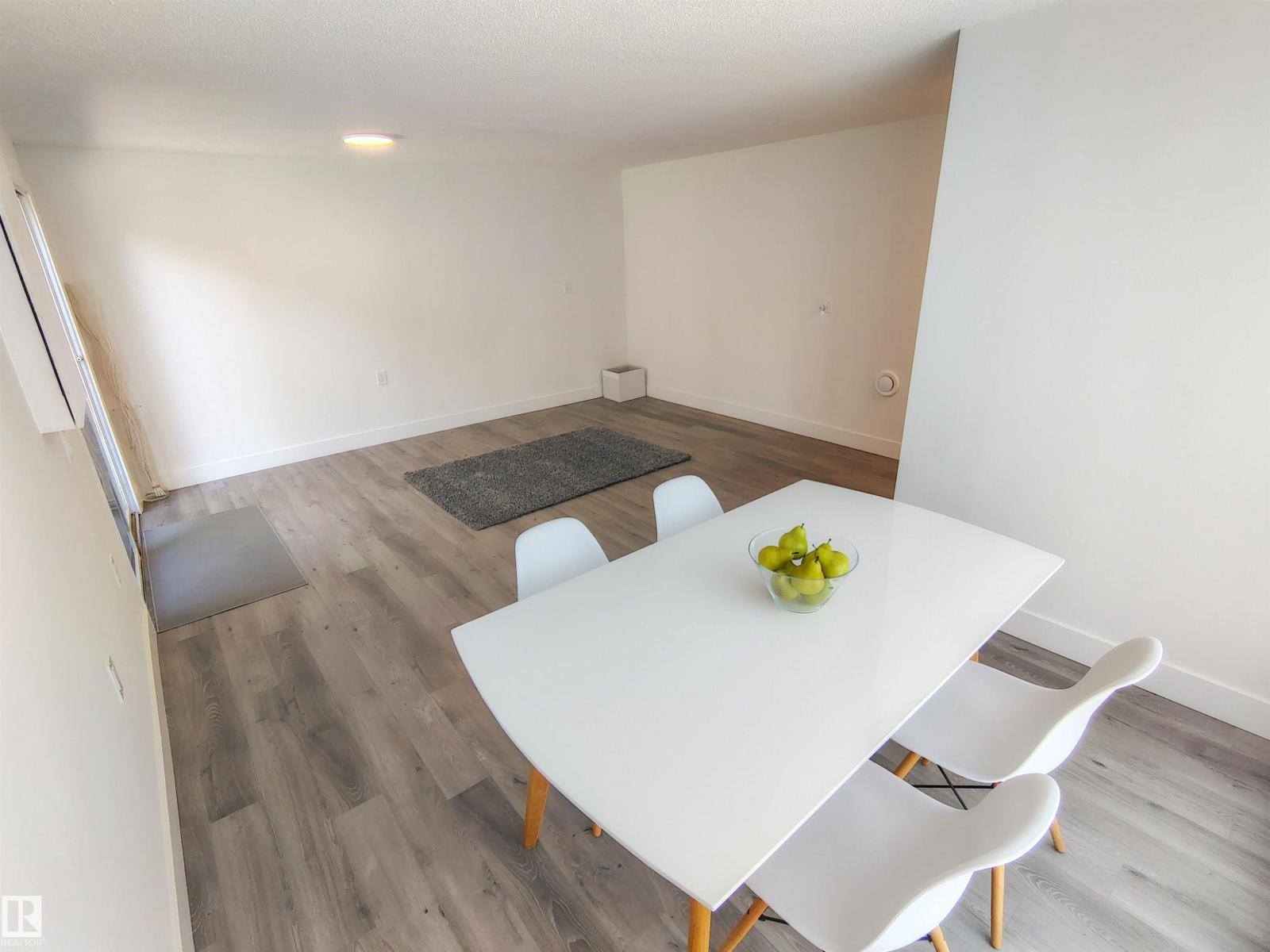 Photo 32 of 9758 88 Av Nw, Edmonton AB