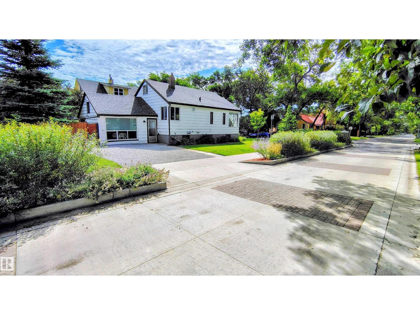 Photo 55 of 9758 88 Av Nw, Edmonton AB