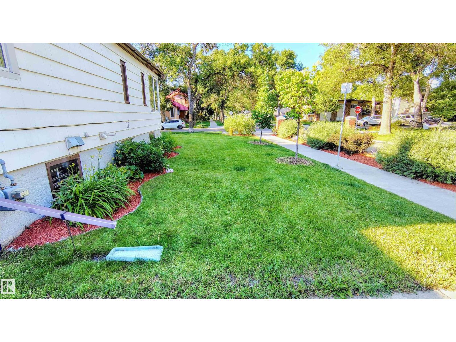 Photo 59 of 9758 88 Av Nw, Edmonton AB