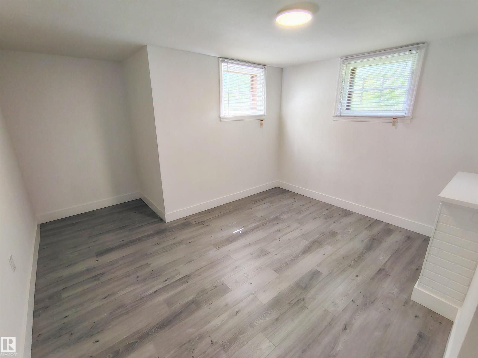 Photo 42 of 9758 88 Av Nw, Edmonton AB