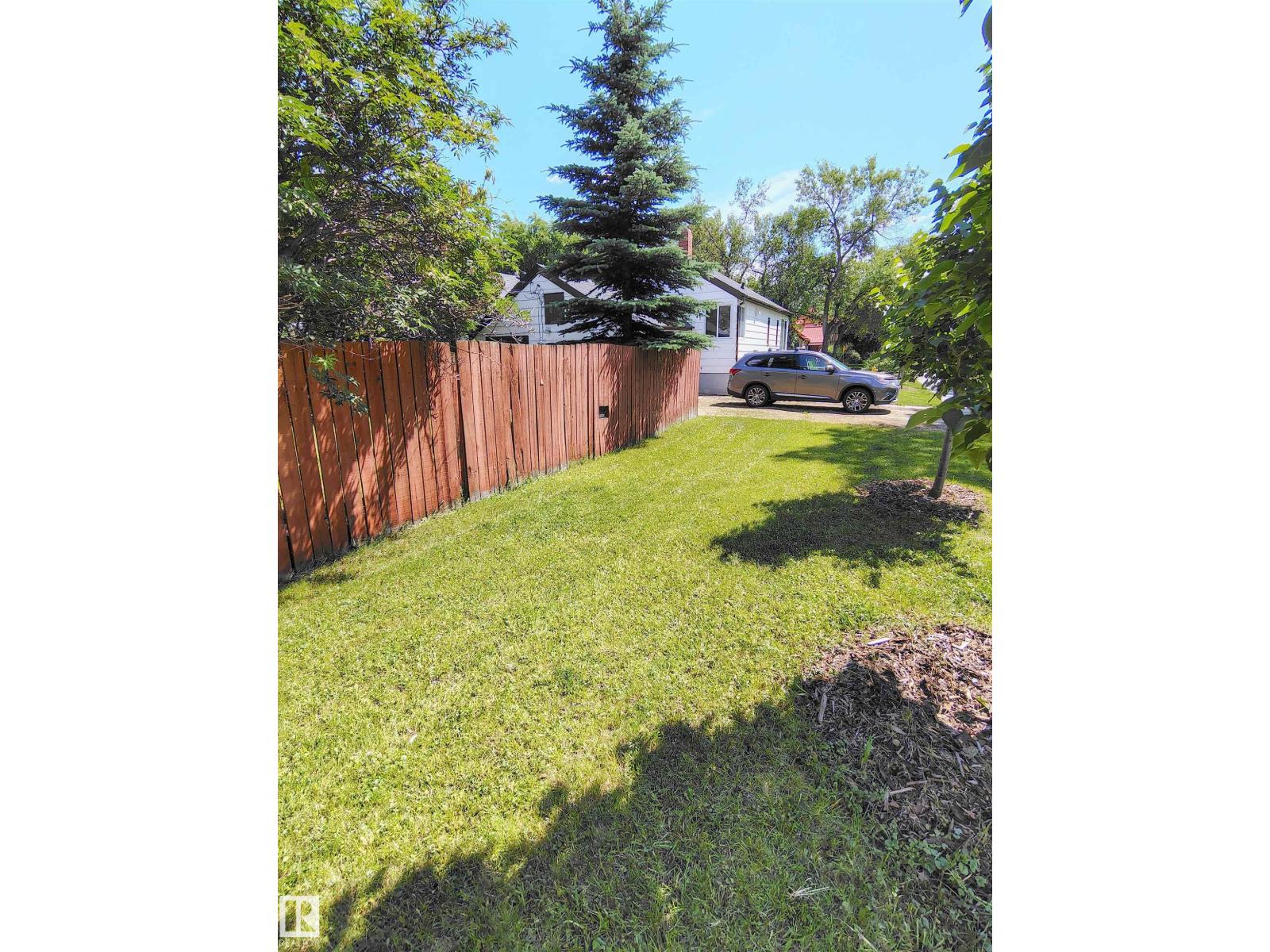 Photo 58 of 9758 88 Av Nw, Edmonton AB