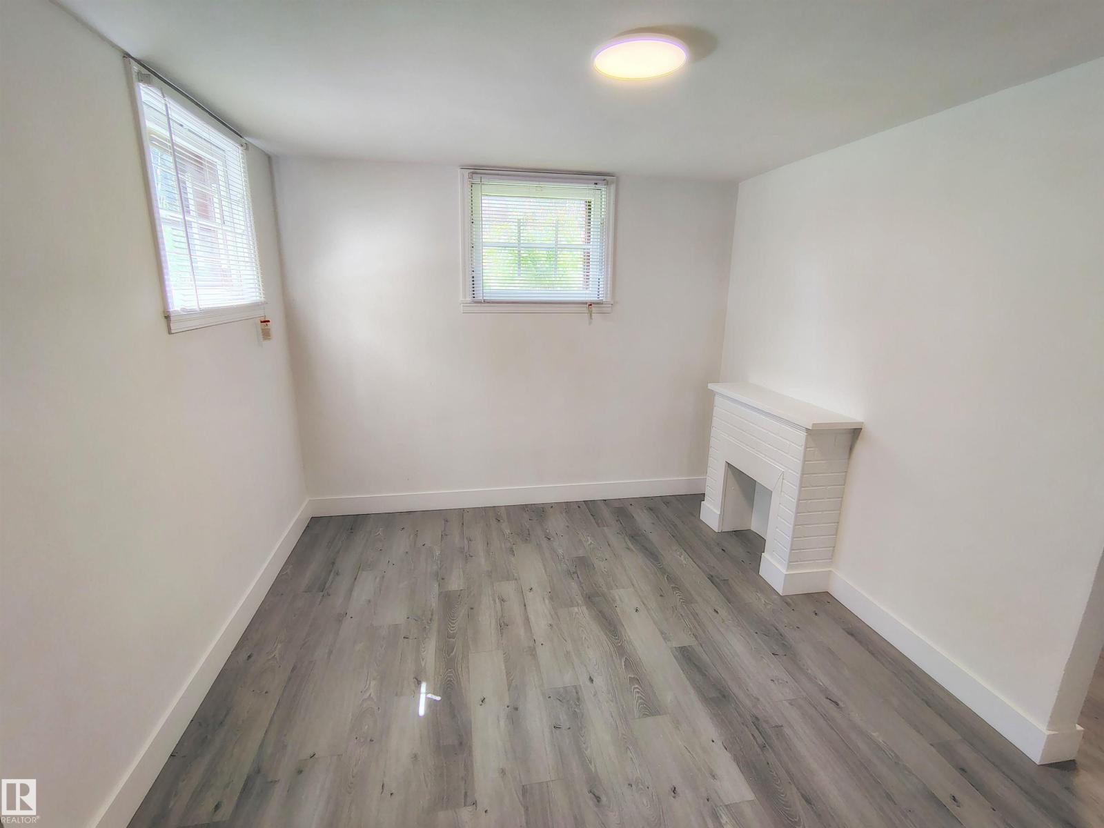 Photo 41 of 9758 88 Av Nw, Edmonton AB