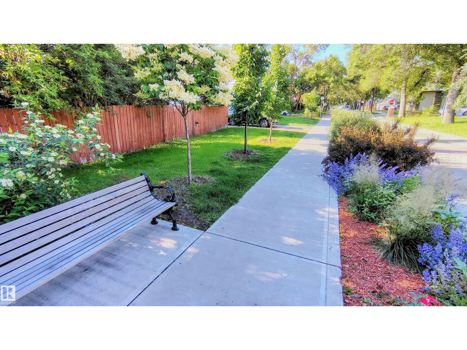 Photo 56 of 9758 88 Av Nw, Edmonton AB