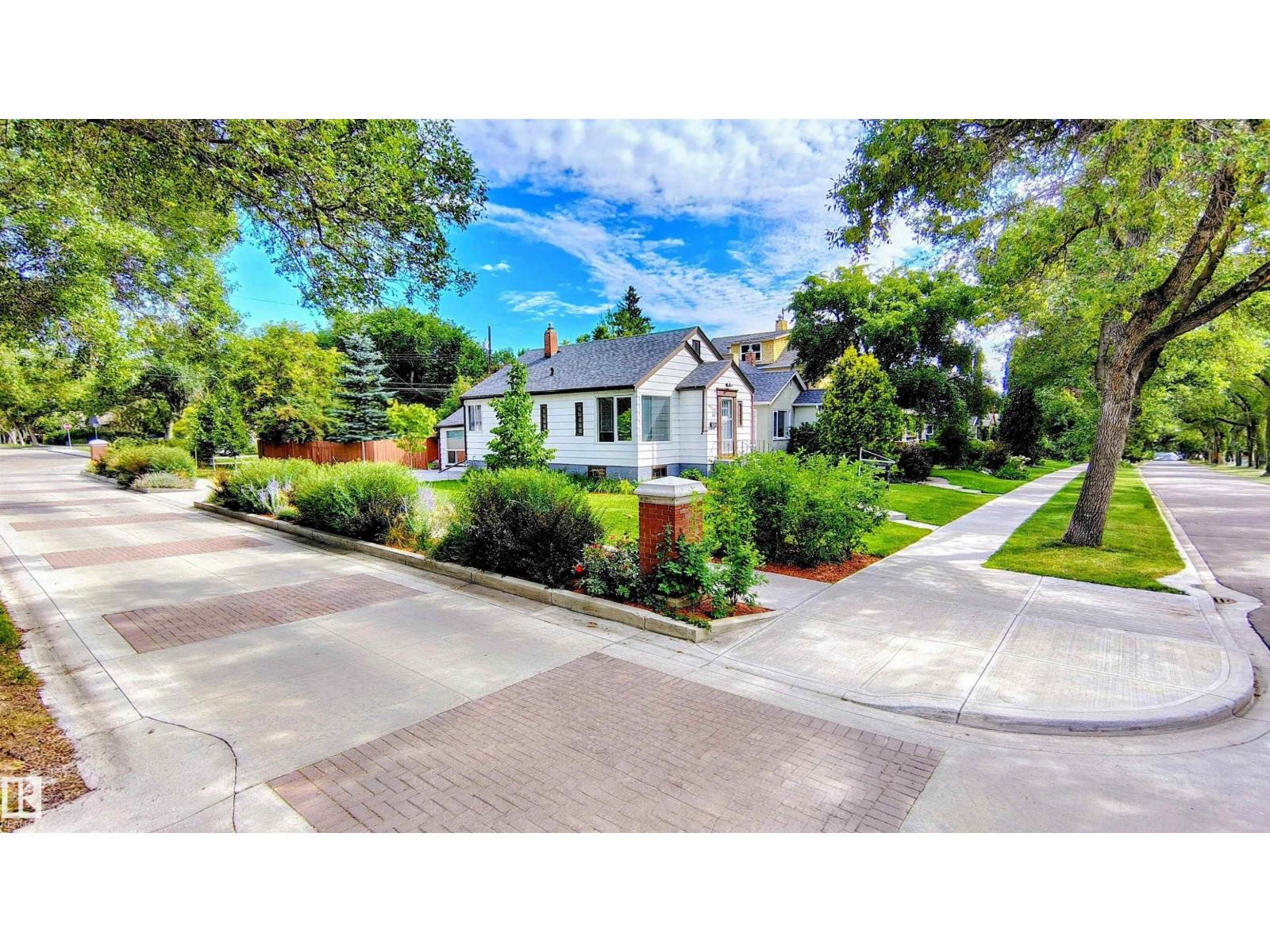 Photo 65 of 9758 88 Av Nw, Edmonton AB