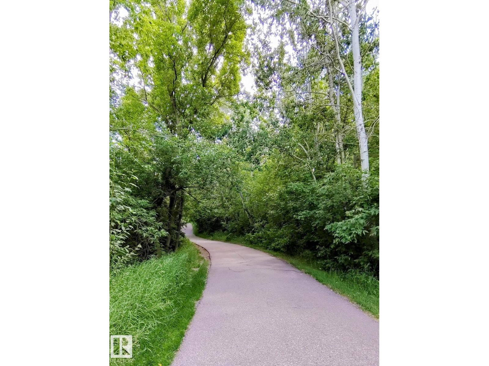 Photo 70 of 9758 88 Av Nw, Edmonton AB