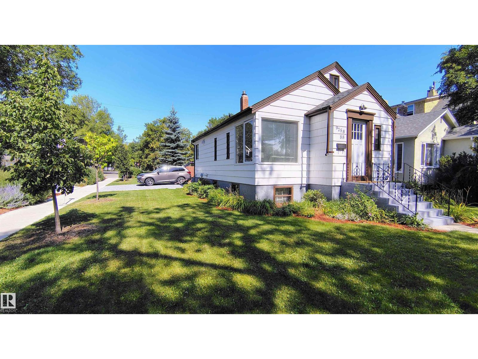Photo 74 of 9758 88 Av Nw, Edmonton AB