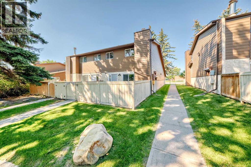 Photo 2 of 112 5404 10 Avenue Se, Calgary AB