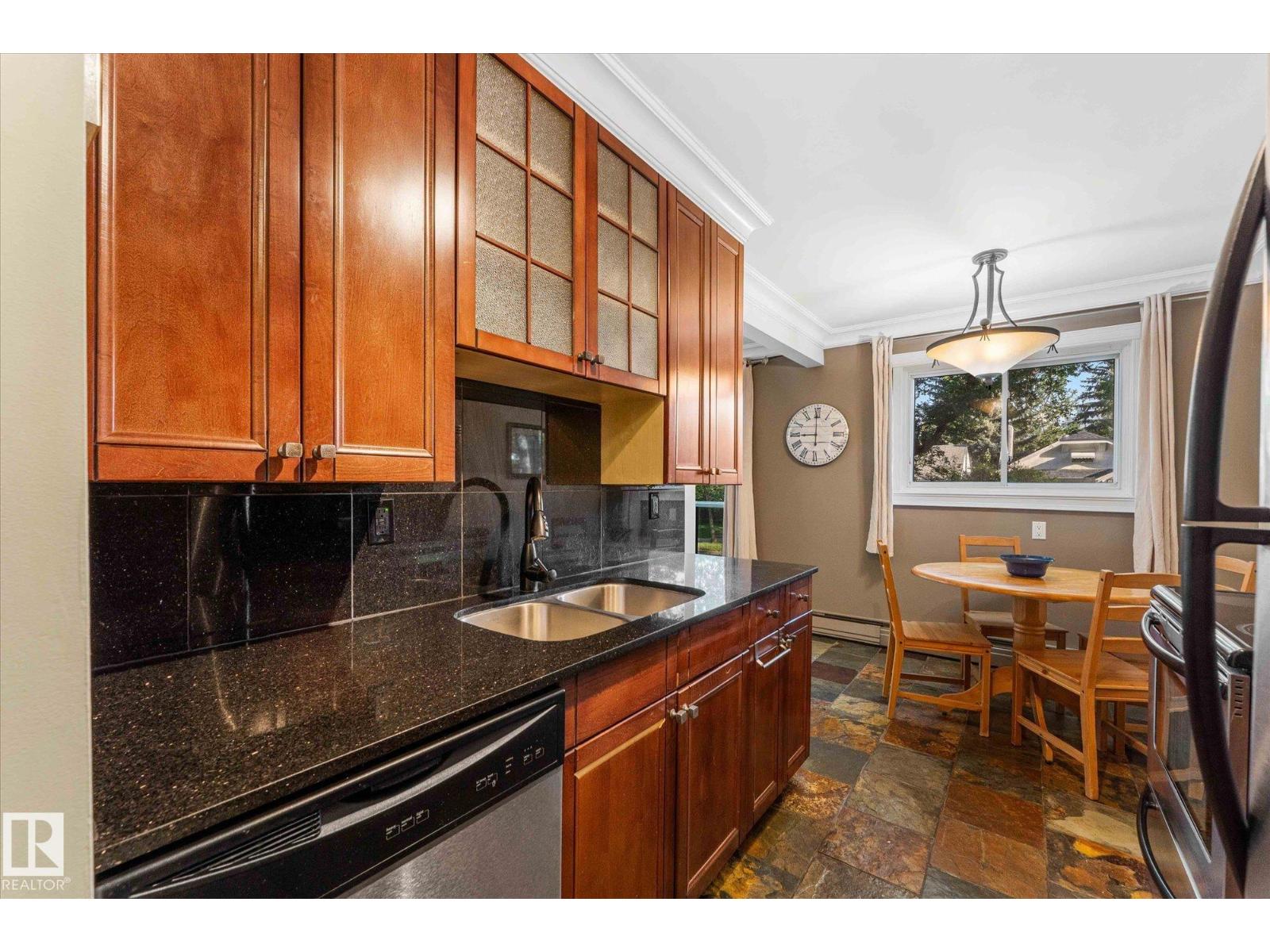 Photo 9 of 204 10745 83 Av Nw, Edmonton AB