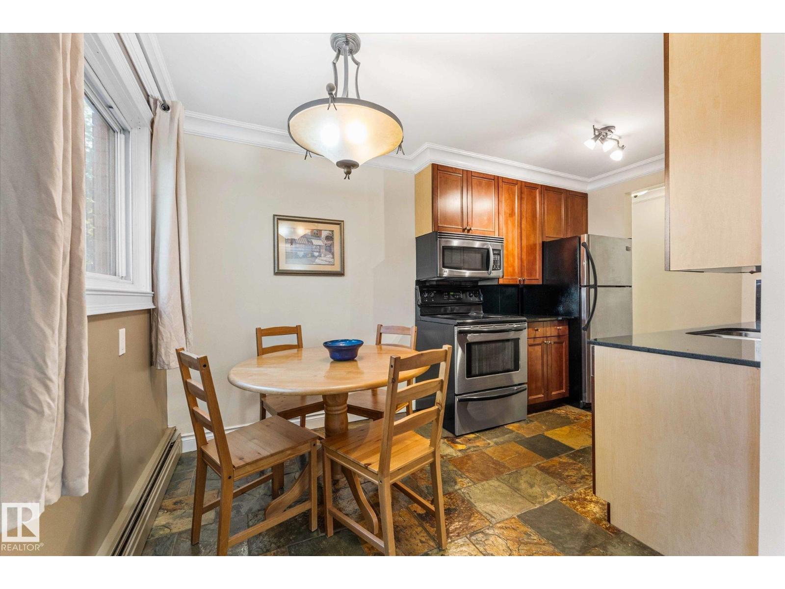 Photo 11 of 204 10745 83 Av Nw, Edmonton AB