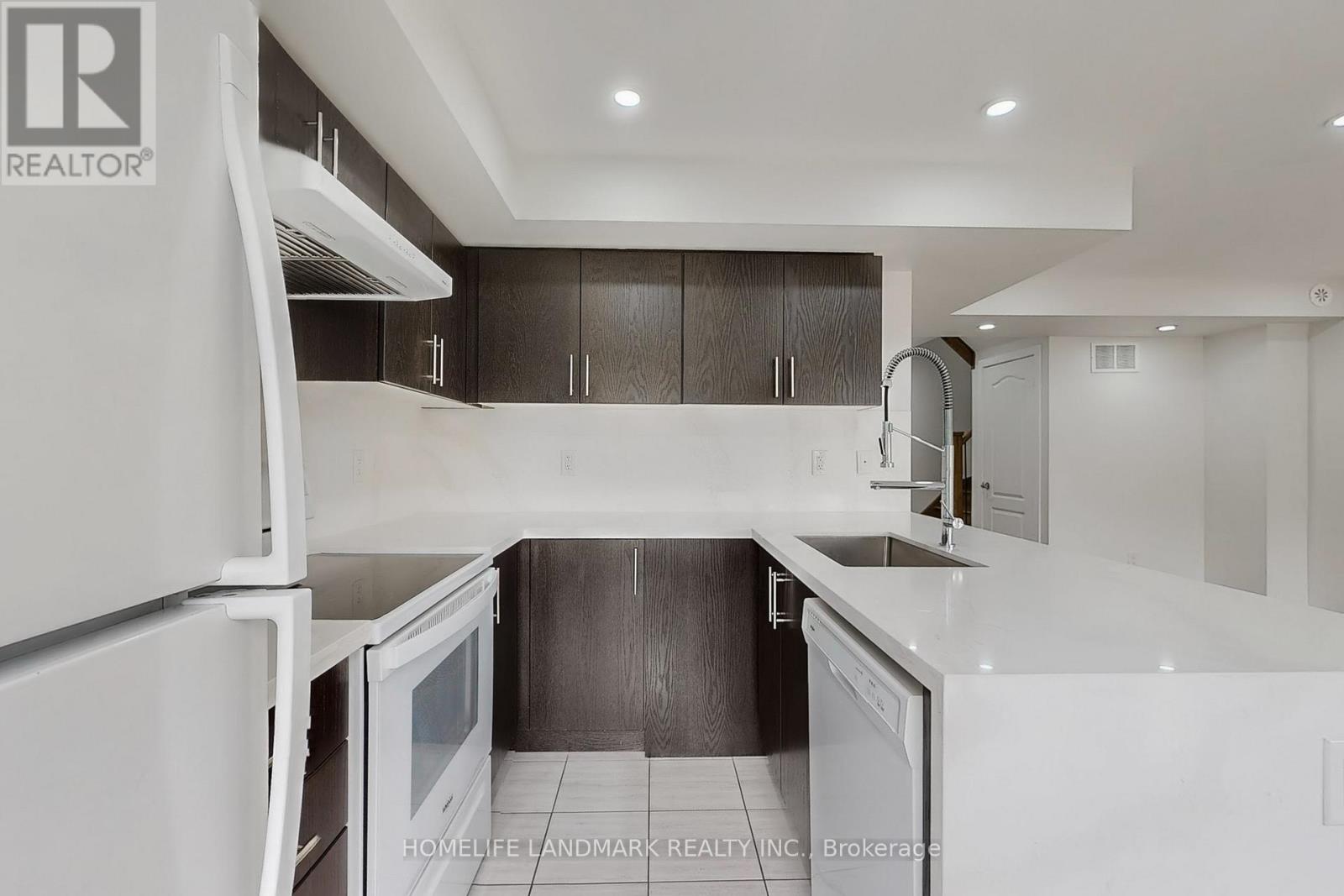 Photo 2 of 2503 30 Westmeath Lane, Markham ON