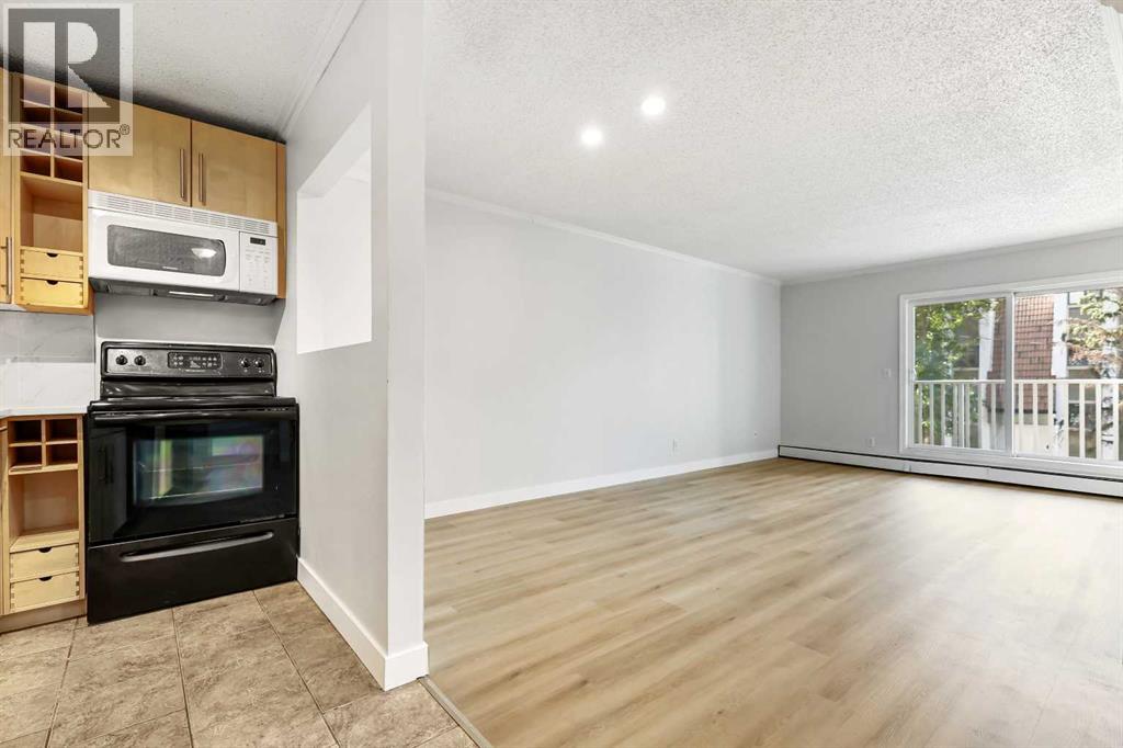 Photo 13 of 305 732 57 Avenue Sw, Calgary AB