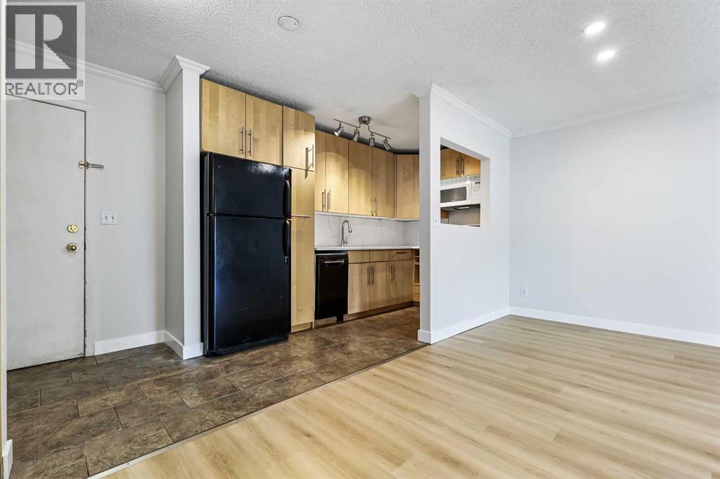 Photo 9 of 305 732 57 Avenue Sw, Calgary AB