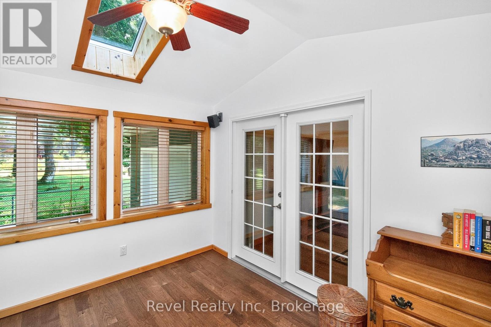 Photo 19 of 33 Belcourt Crescent, Tiny ON