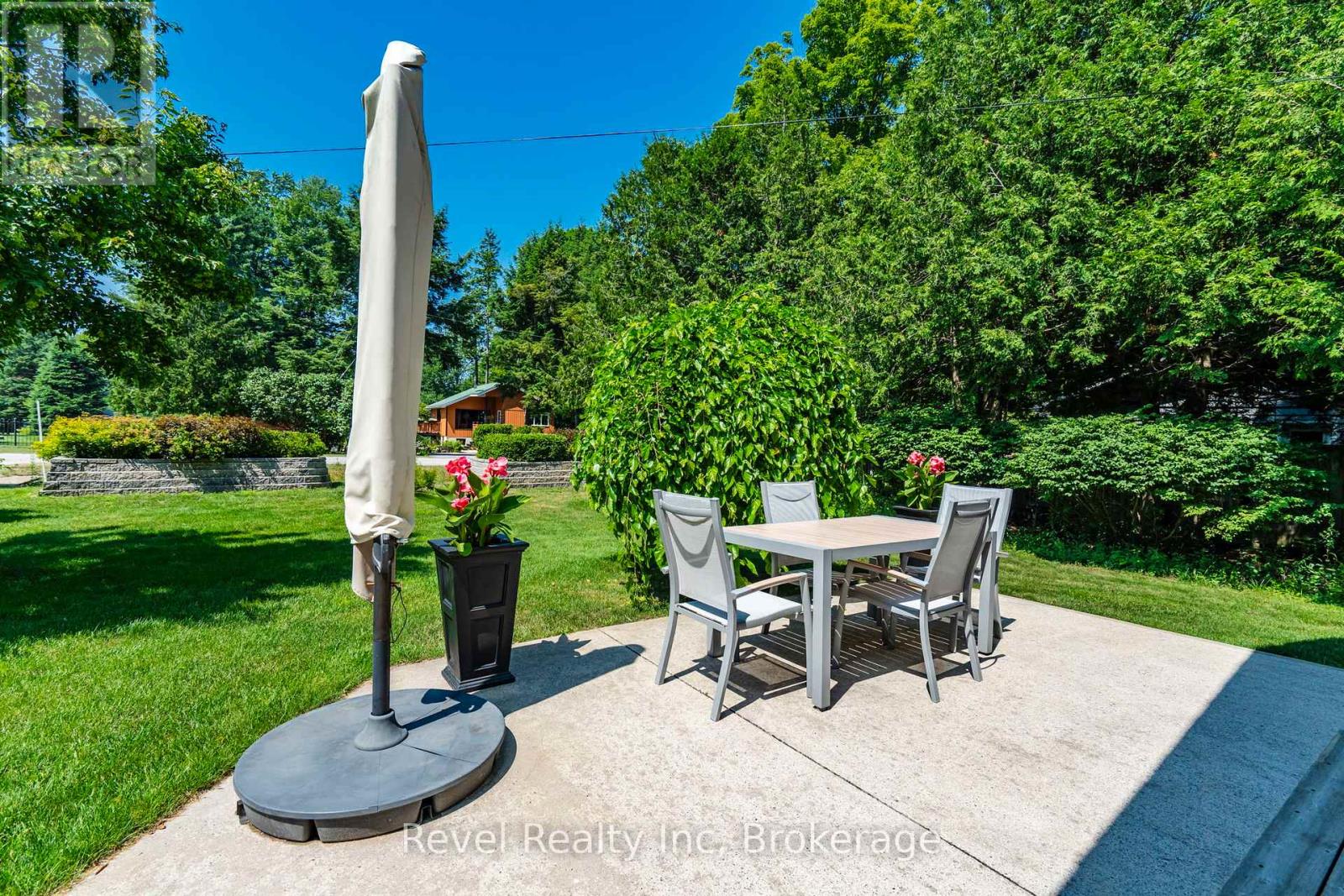 Photo 24 of 33 Belcourt Crescent, Tiny ON