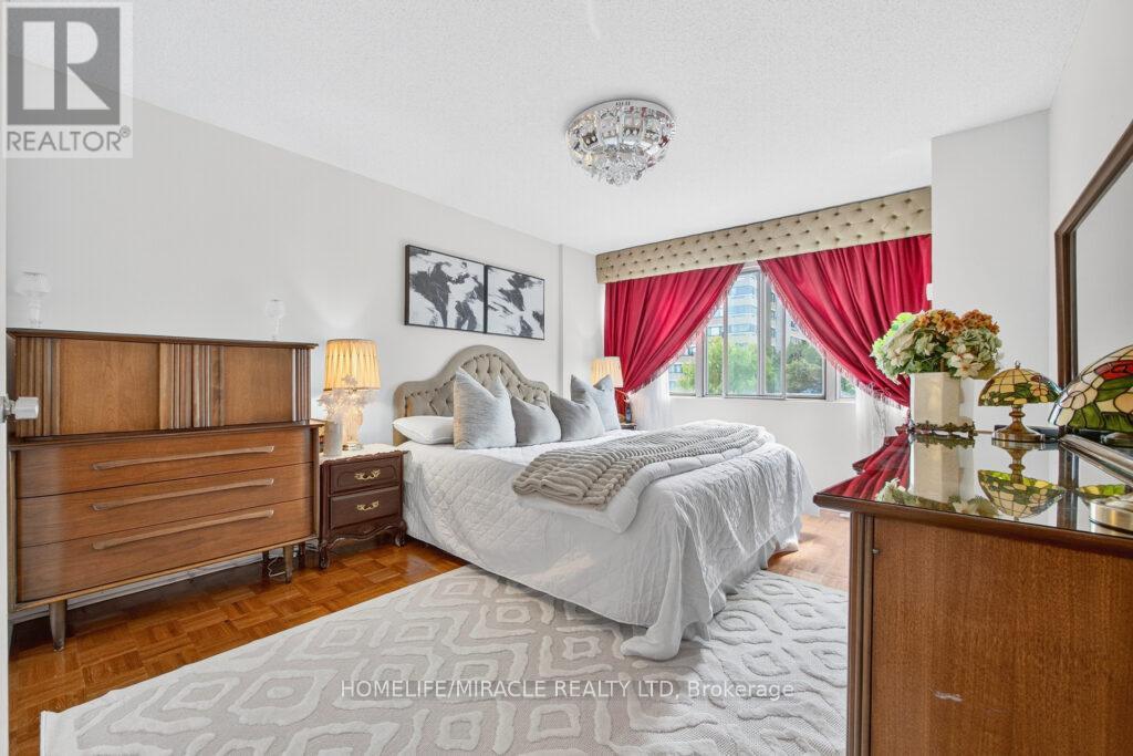 Photo 24 of 509 1580 Mississauga Valley Boulevard, Mississauga ON