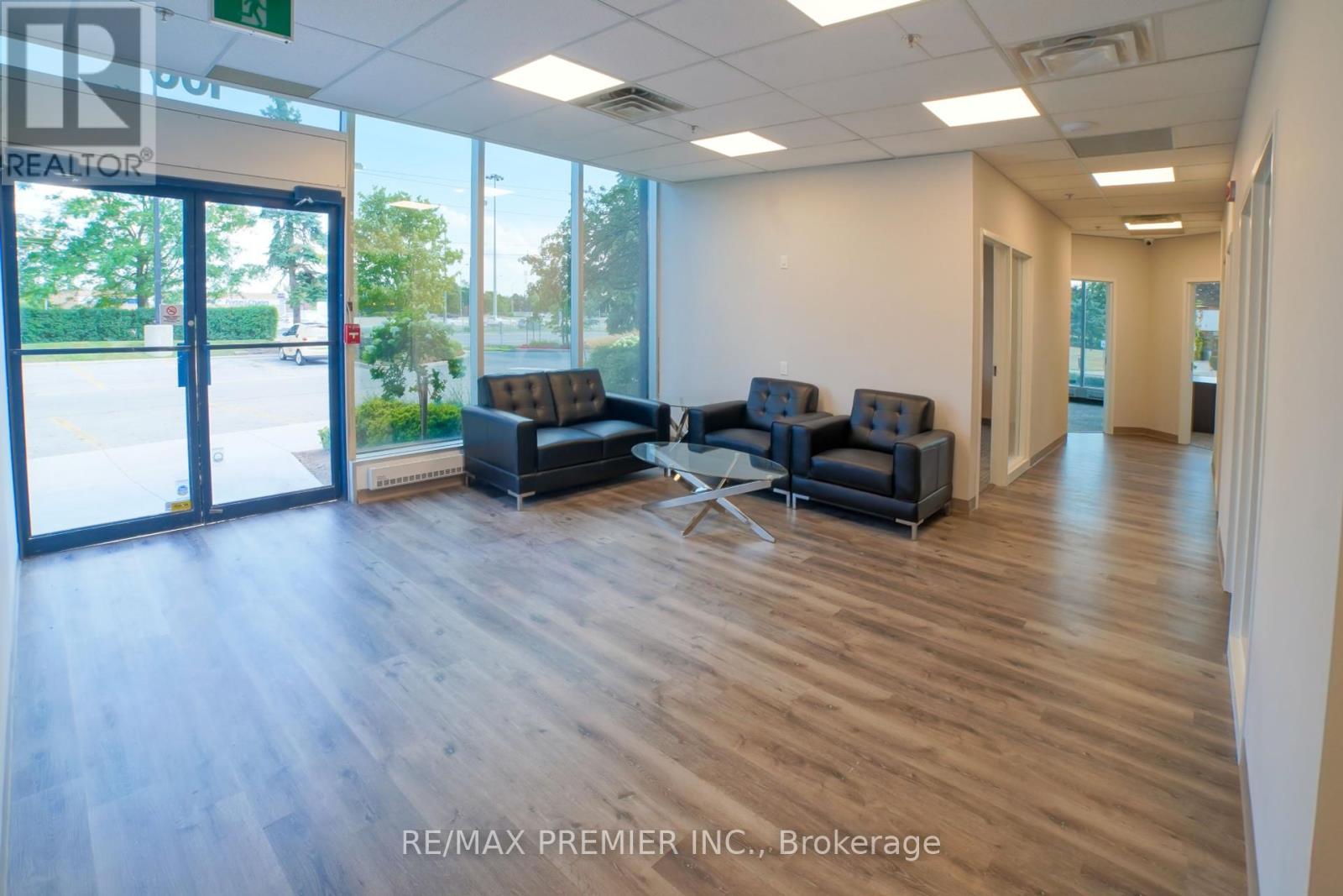 Photo 2 of 100 20 1075 North Service Road, Oakville ON