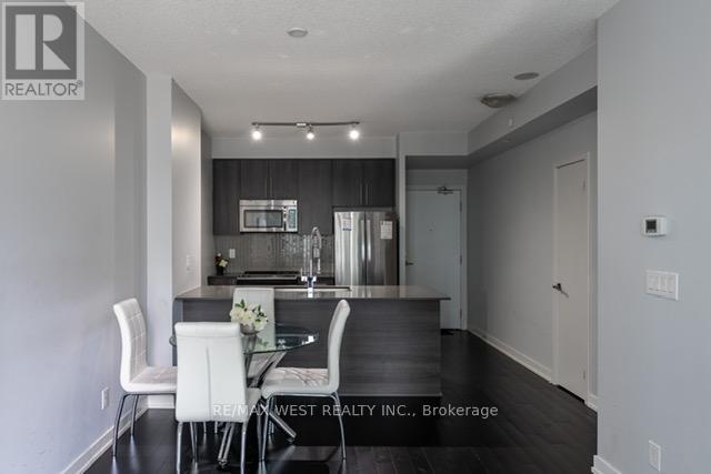 Photo 15 of 903 4011 Brickstone Mews, Mississauga ON