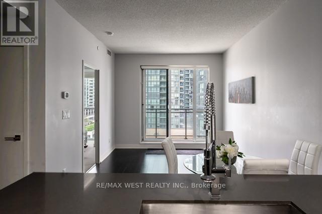 Photo 19 of 903 4011 Brickstone Mews, Mississauga ON