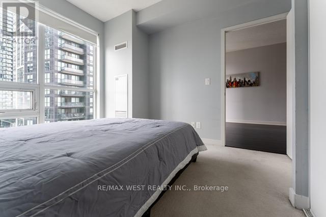 Photo 13 of 903 4011 Brickstone Mews, Mississauga ON
