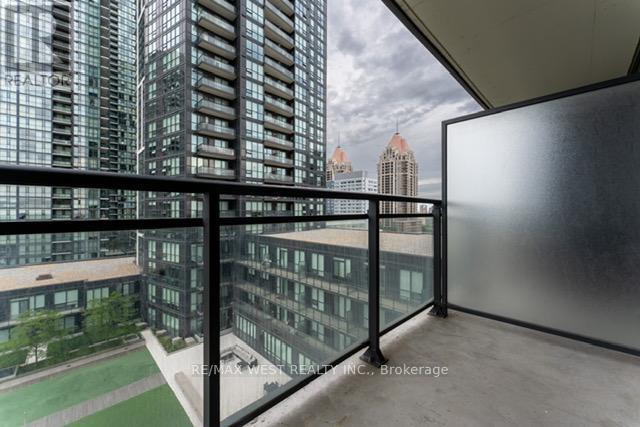 Photo 12 of 903 4011 Brickstone Mews, Mississauga ON