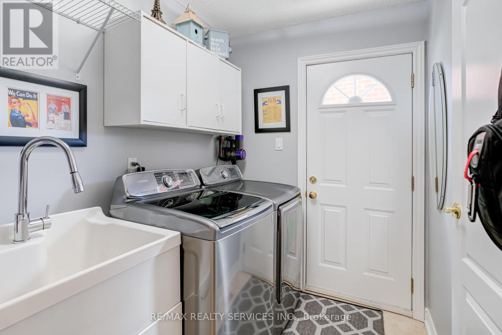Photo 9 of 74 Crenshaw Court, Brampton ON