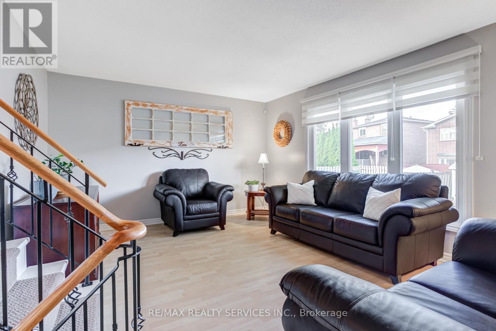 Photo 16 of 74 Crenshaw Court, Brampton ON