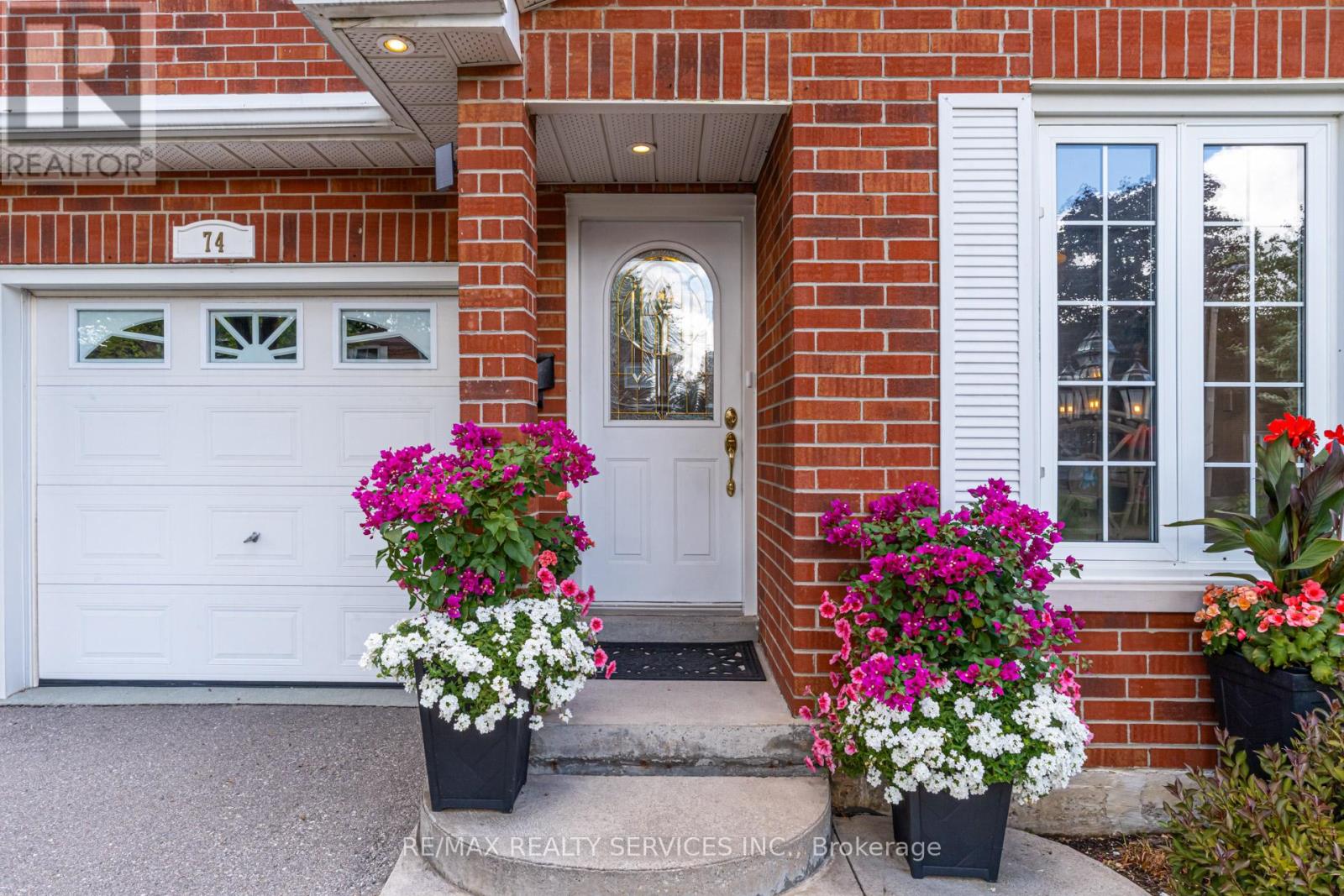 Photo 48 of 74 Crenshaw Court, Brampton ON