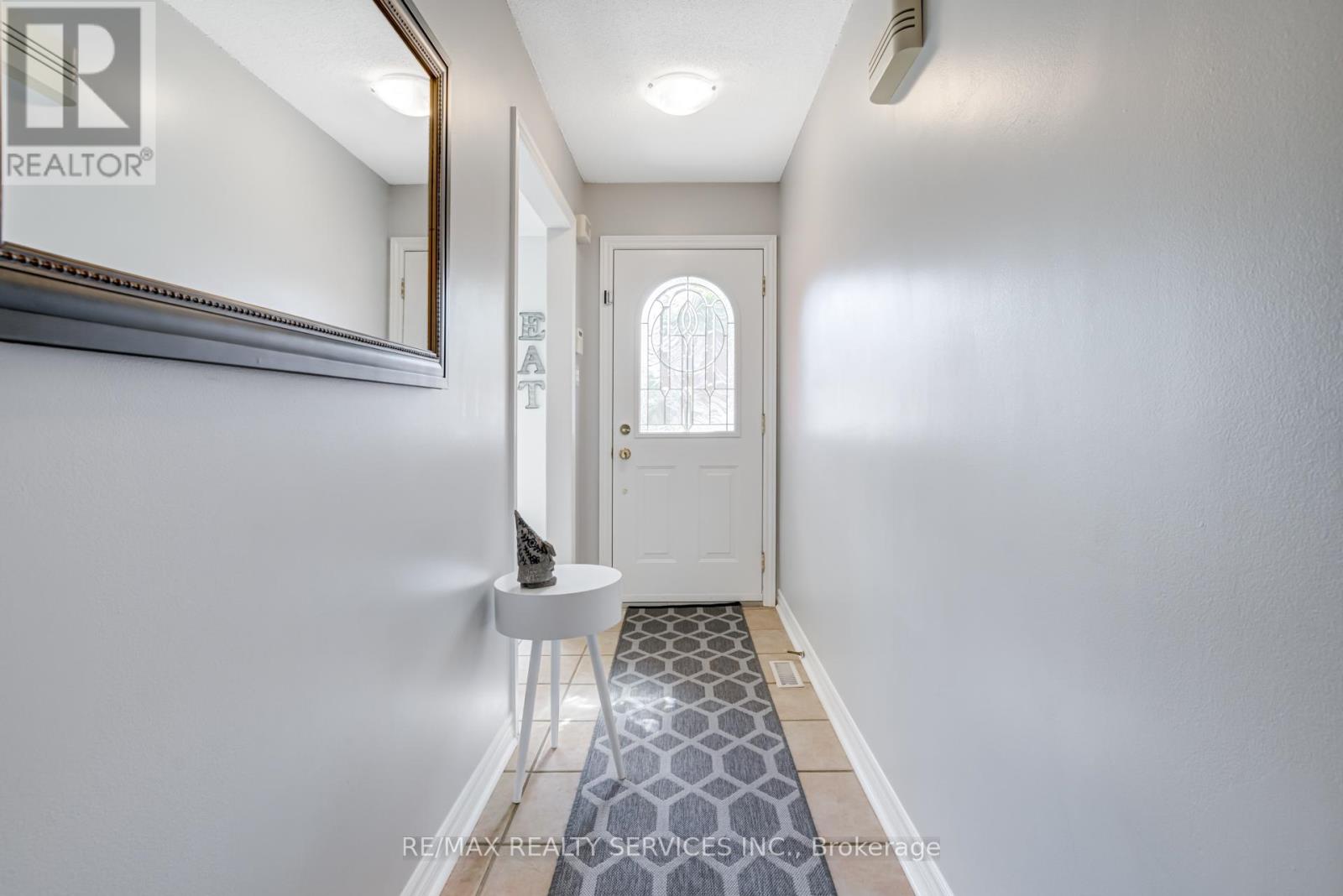 Photo 20 of 74 Crenshaw Court, Brampton ON