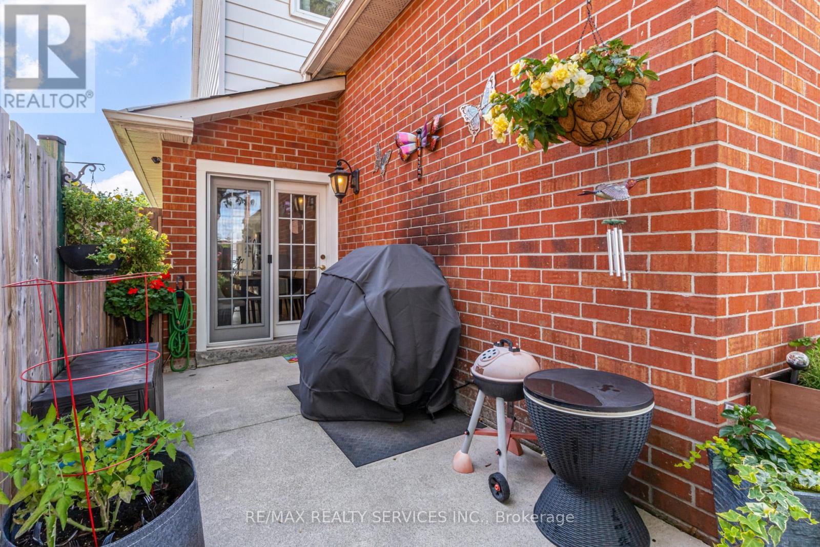 Photo 11 of 74 Crenshaw Court, Brampton ON