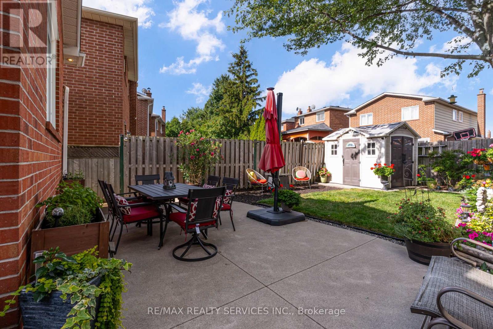 Photo 13 of 74 Crenshaw Court, Brampton ON