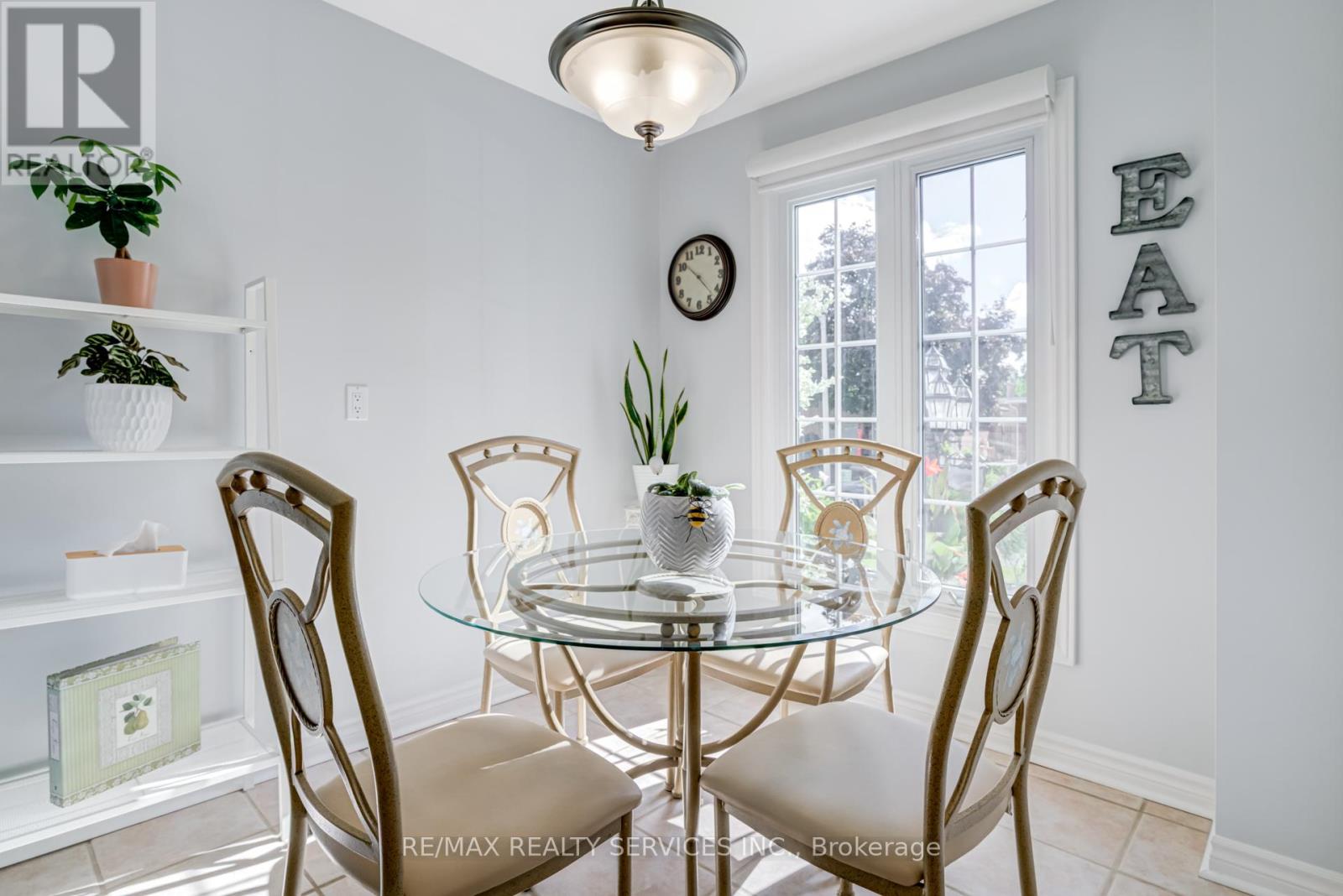 Photo 37 of 74 Crenshaw Court, Brampton ON