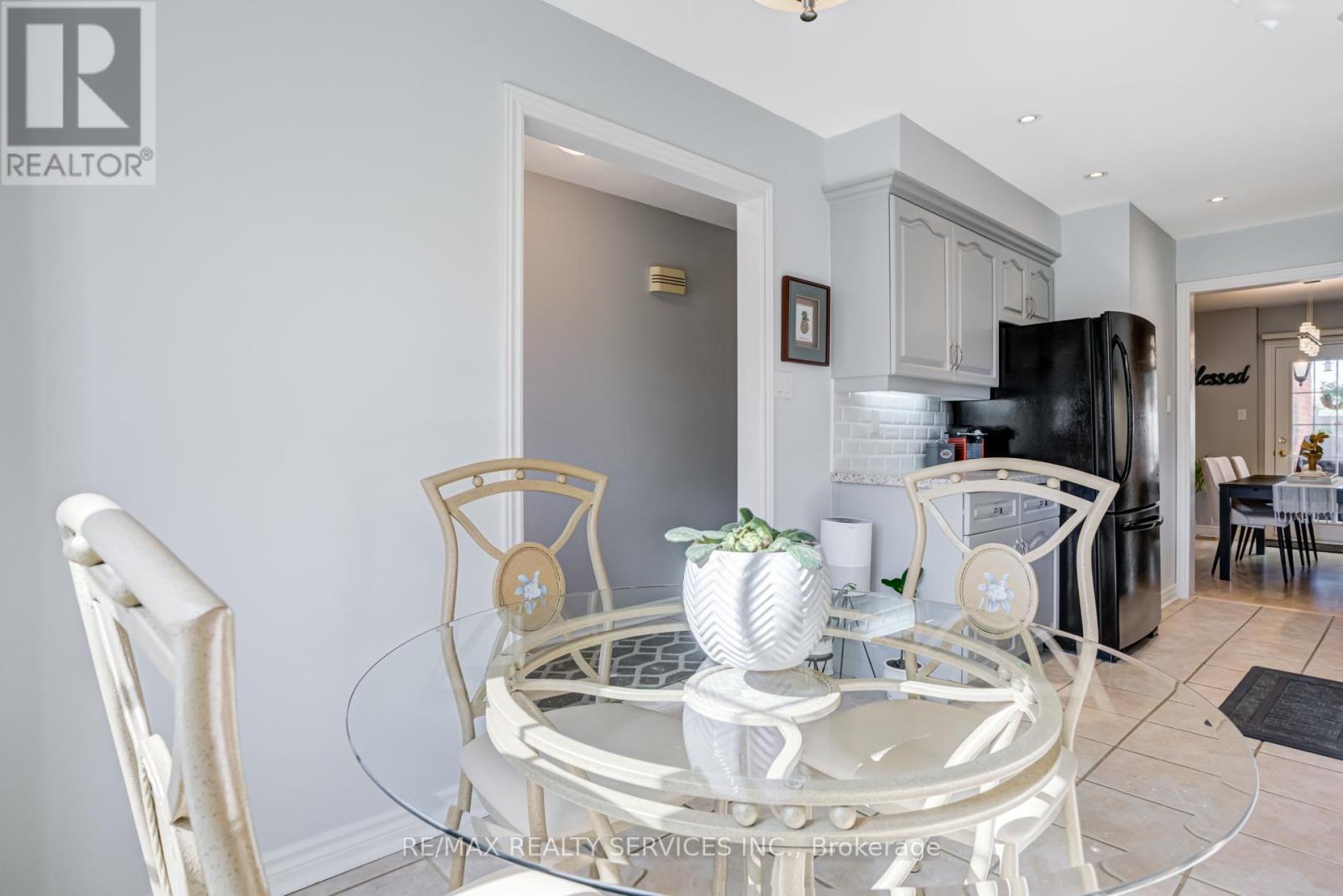 Photo 34 of 74 Crenshaw Court, Brampton ON
